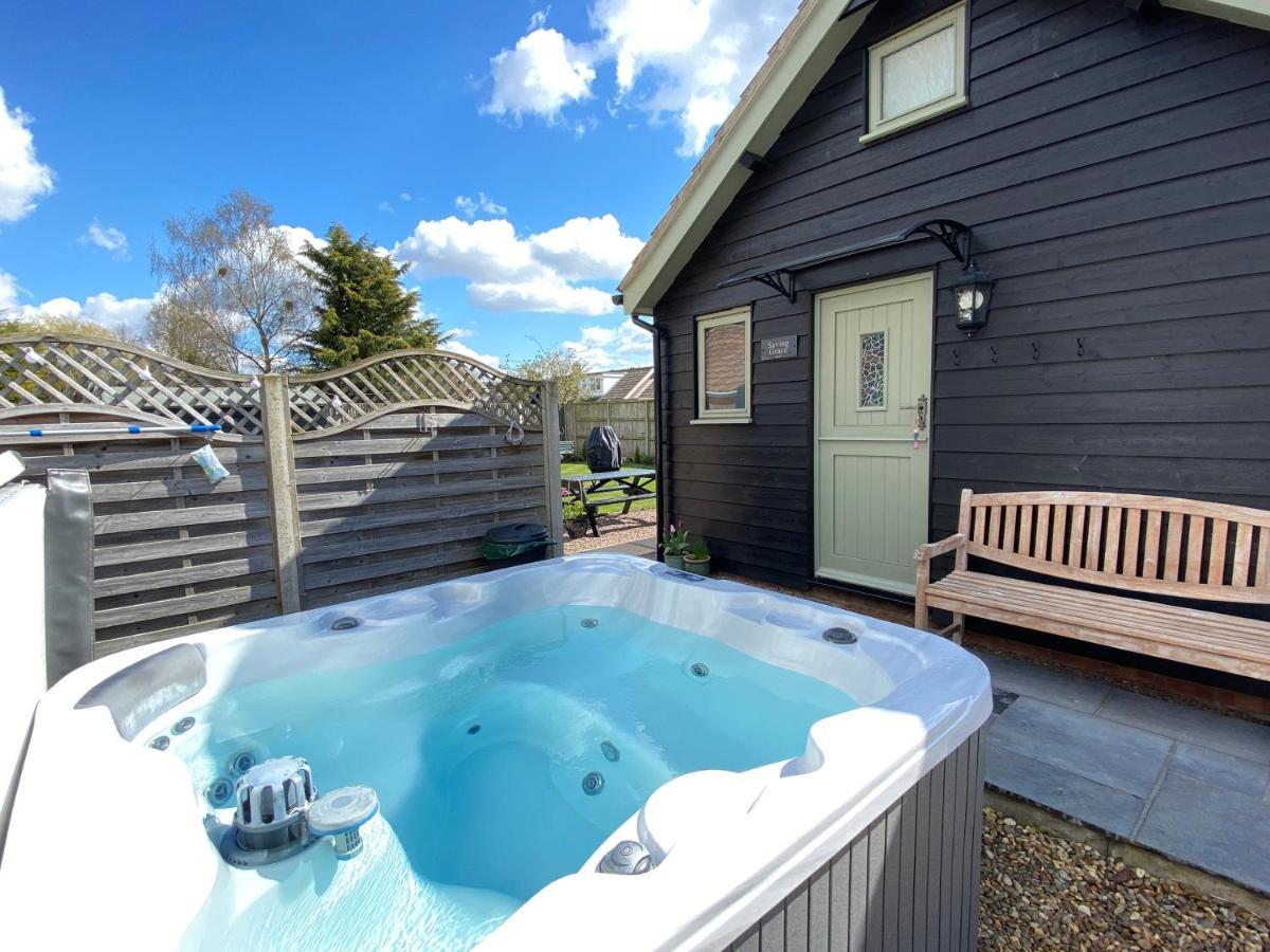 Saving Grace With Private Hot Tub Vila Bawdeswell Exterior foto