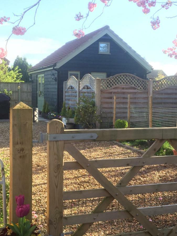 Saving Grace With Private Hot Tub Vila Bawdeswell Exterior foto