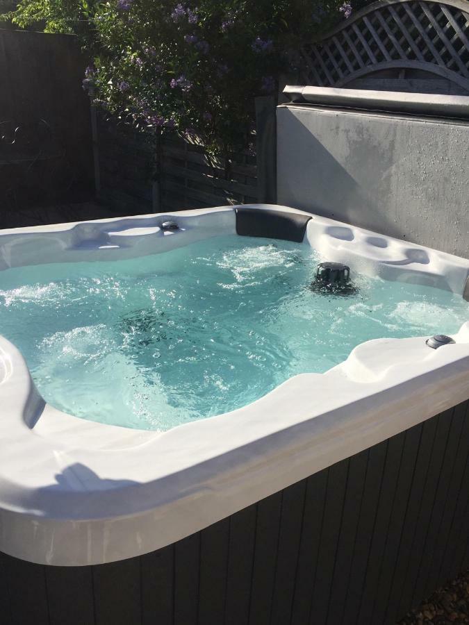 Saving Grace With Private Hot Tub Vila Bawdeswell Exterior foto